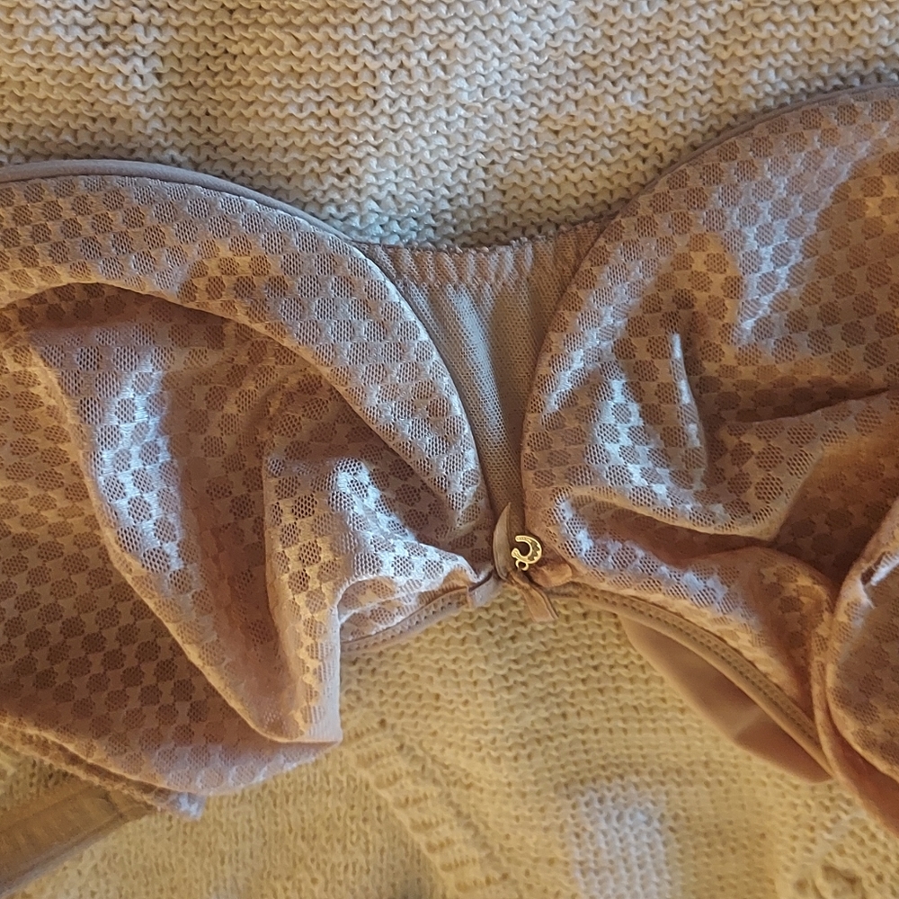 Chantelle Minimizer Bra